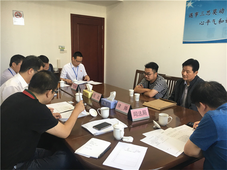 陆逸君主任陪同市政府领导信访