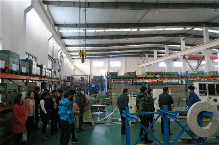 高广所进入企业送法律